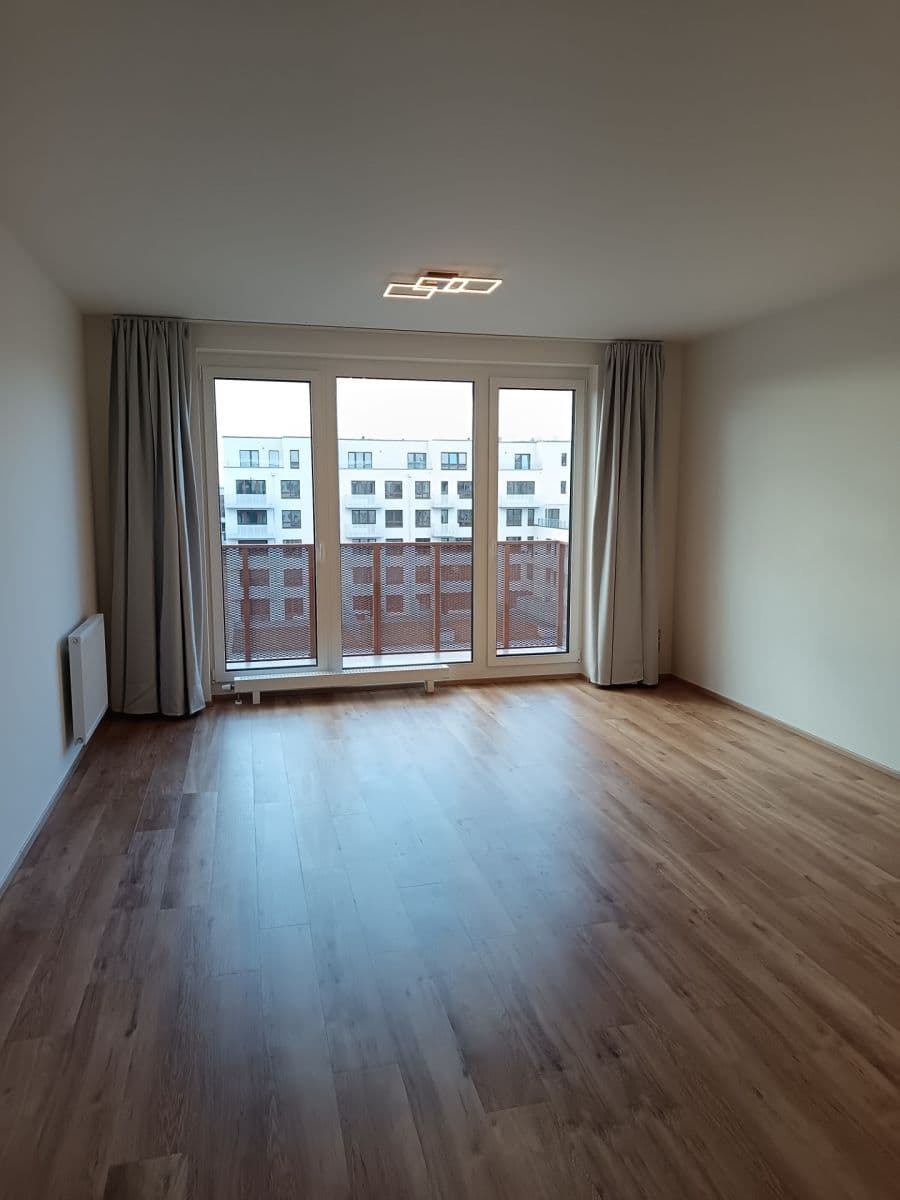 Prenájom bytu 3-izbový 96 m², Kardausova, Praha, Praha Prenájom bytu 3-izbový 96 m², Kardausova, Praha, Praha