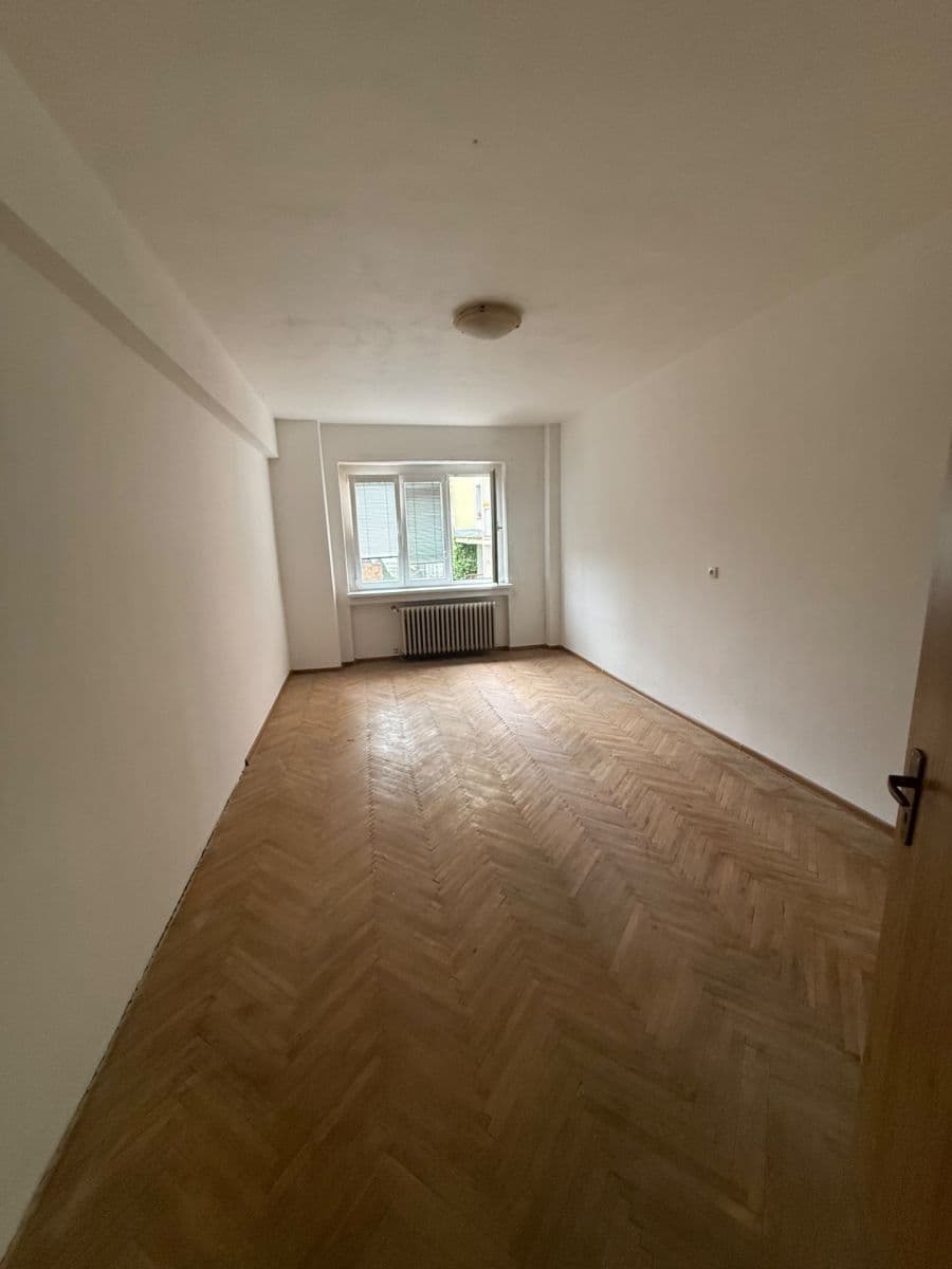 Prenájom bytu 2-izbový 51 m², Komunardů, Praha, Praha Prenájom bytu 2-izbový 51 m², Komunardů, Praha, Praha
