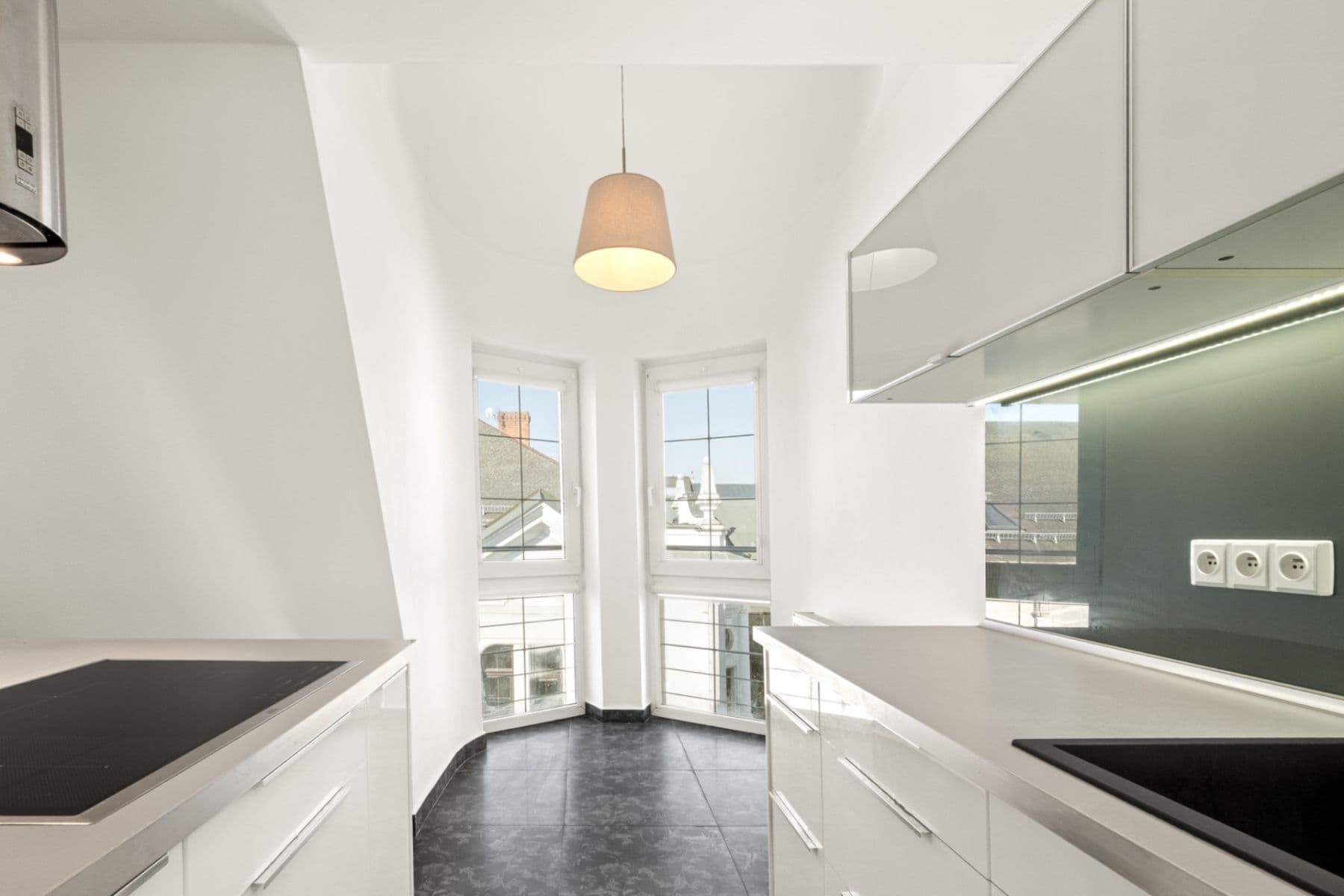 Prenájom bytu 3-izbový 144 m², Osvoboz. pol. vězňů, Kladno, Středočeský kraj Prenájom bytu 3-izbový 144 m², Osvoboz. pol. vězňů, Kladno, Středočeský kraj