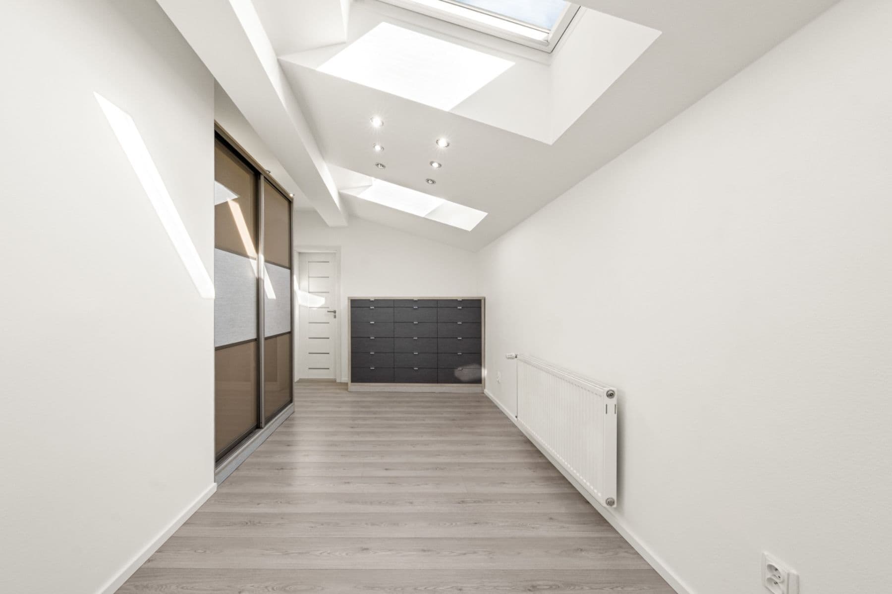 Prenájom bytu 3-izbový 144 m², Osvoboz. pol. vězňů, Kladno, Středočeský kraj Prenájom bytu 3-izbový 144 m², Osvoboz. pol. vězňů, Kladno, Středočeský kraj