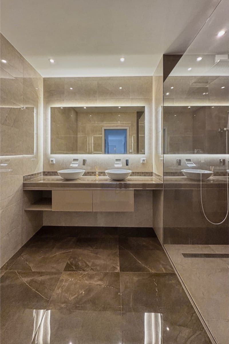 Prenájom bytu 3-izbový 95 m², Hyacintová, Praha, Praha Prenájom bytu 3-izbový 95 m², Hyacintová, Praha, Praha