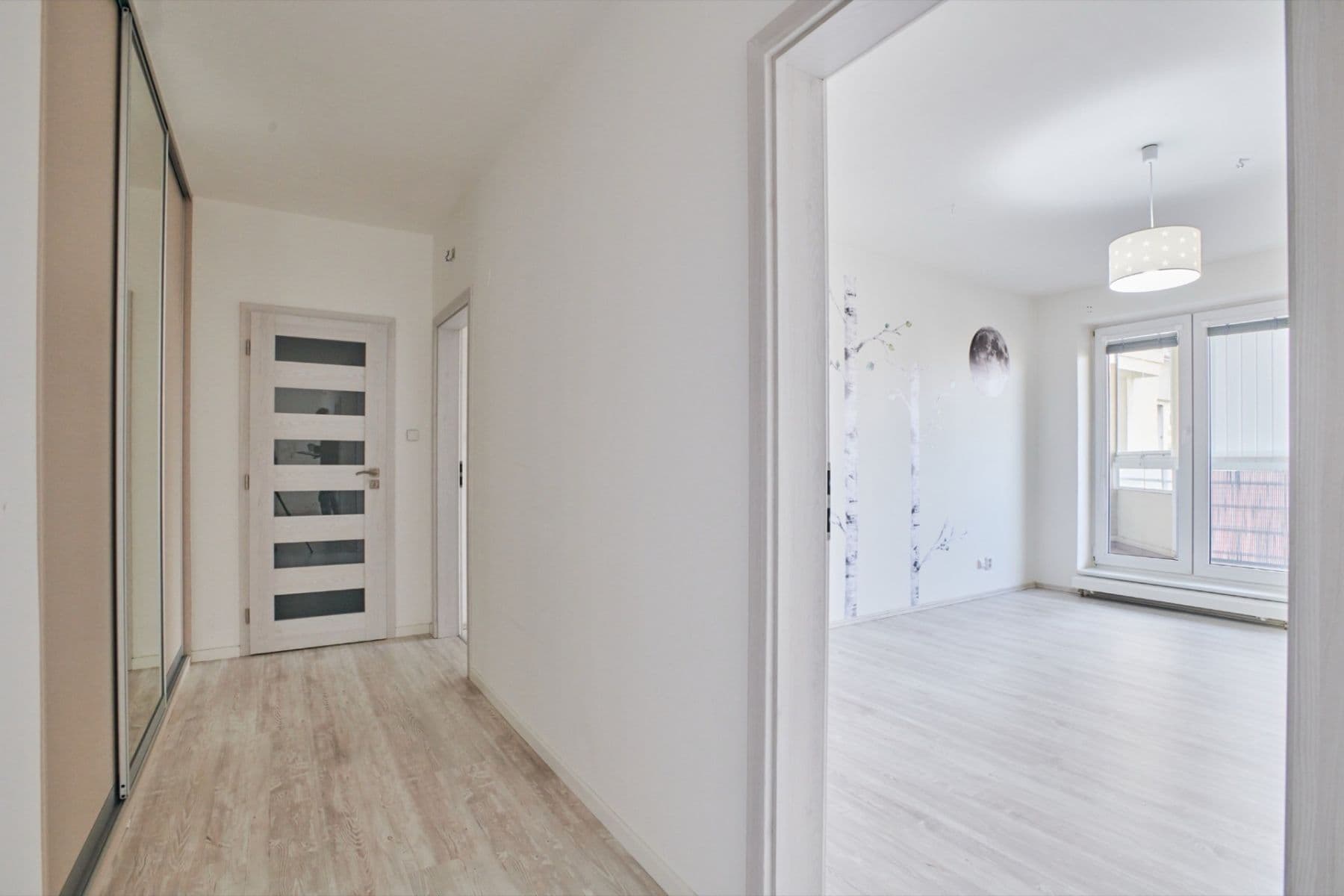 Prenájom bytu 3-izbový 95 m², Hyacintová, Praha, Praha Prenájom bytu 3-izbový 95 m², Hyacintová, Praha, Praha