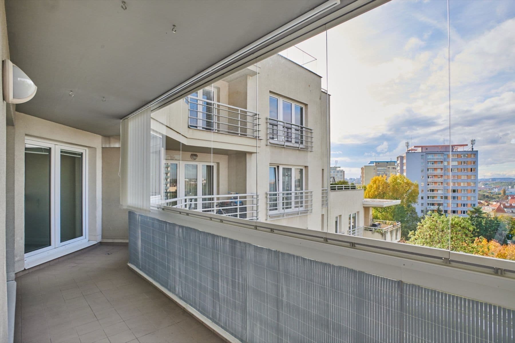 Prenájom bytu 3-izbový 95 m², Hyacintová, Praha, Praha Prenájom bytu 3-izbový 95 m², Hyacintová, Praha, Praha