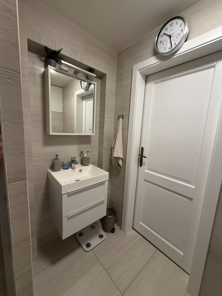 Prenájom bytu 2-izbový 60 m², Dělnická, Praha, Praha Prenájom bytu 2-izbový 60 m², Dělnická, Praha, Praha