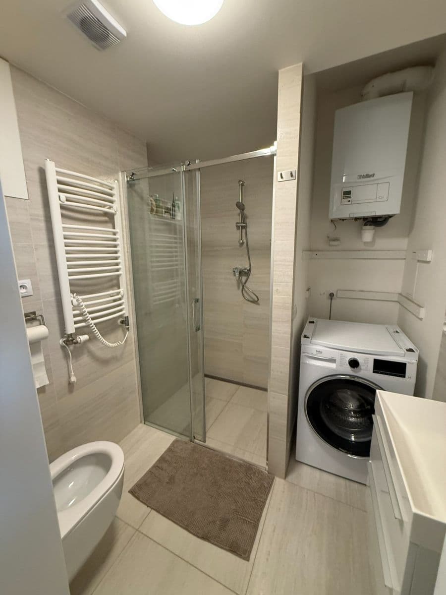 Prenájom bytu 2-izbový 60 m², Dělnická, Praha, Praha Prenájom bytu 2-izbový 60 m², Dělnická, Praha, Praha