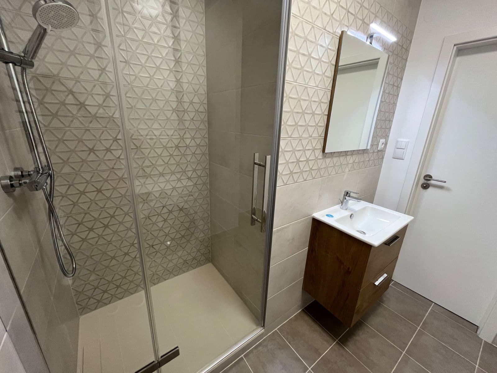 Prenájom bytu 1-izbový 32 m², Černokostelecká, Praha, Praha Prenájom bytu 1-izbový 32 m², Černokostelecká, Praha, Praha