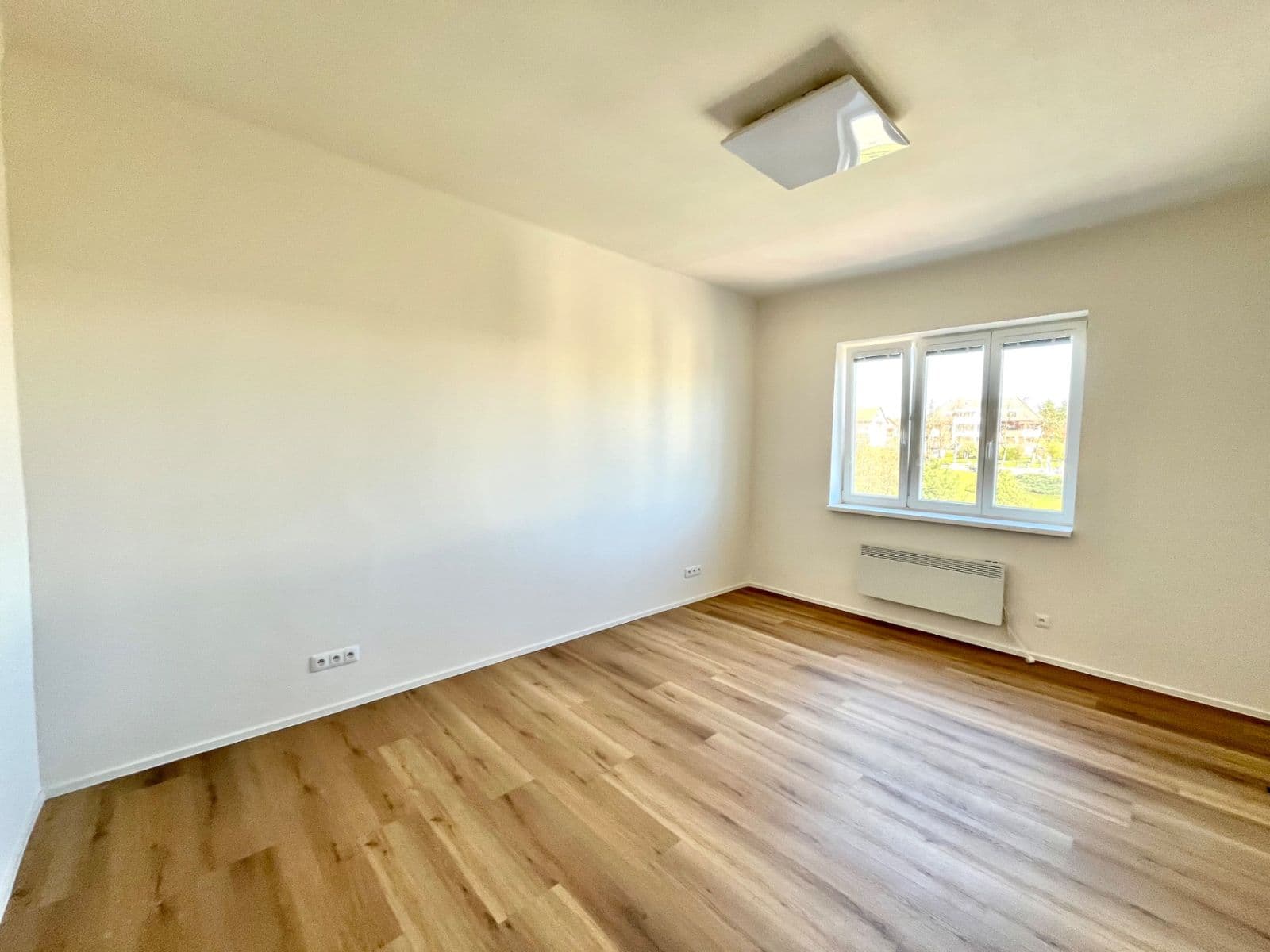 Prenájom bytu 1-izbový 32 m², Černokostelecká, Praha, Praha Prenájom bytu 1-izbový 32 m², Černokostelecká, Praha, Praha