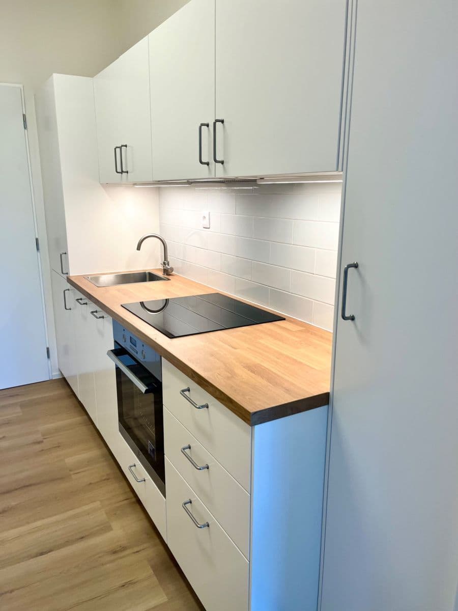 Prenájom bytu 1-izbový 32 m², Černokostelecká, Praha, Praha Prenájom bytu 1-izbový 32 m², Černokostelecká, Praha, Praha