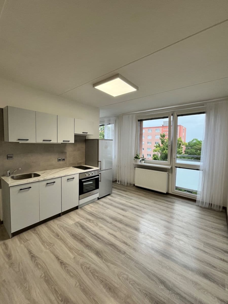 Prenájom bytu 1-izbový 26 m², Vitry, Kladno, Středočeský kraj Prenájom bytu 1-izbový 26 m², Vitry, Kladno, Středočeský kraj