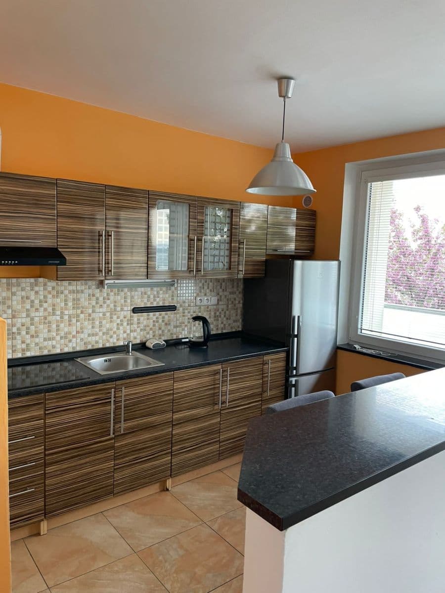 Prenájom bytu 1-izbový 31 m², Pod Děvínem, Praha, Praha Prenájom bytu 1-izbový 31 m², Pod Děvínem, Praha, Praha