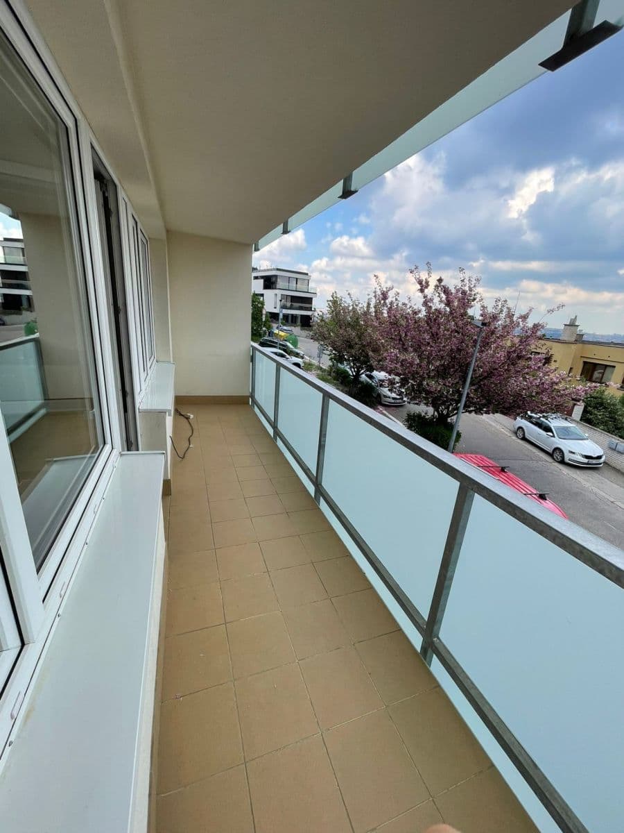 Prenájom bytu 1-izbový 31 m², Pod Děvínem, Praha, Praha Prenájom bytu 1-izbový 31 m², Pod Děvínem, Praha, Praha