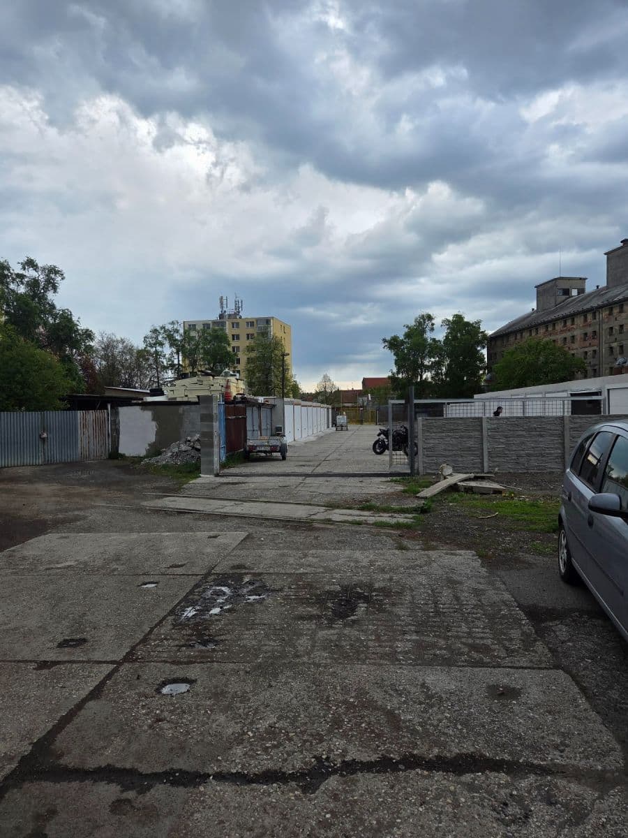 Prenájom garáže 19 m², J. B. Pecky, Prostějov, Olomoucký kraj Prenájom garáže 19 m², J. B. Pecky, Prostějov, Olomoucký kraj