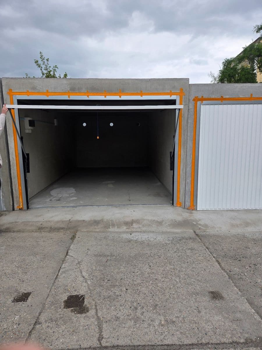 Prenájom garáže 19 m², J. B. Pecky, Prostějov, Olomoucký kraj Prenájom garáže 19 m², J. B. Pecky, Prostějov, Olomoucký kraj