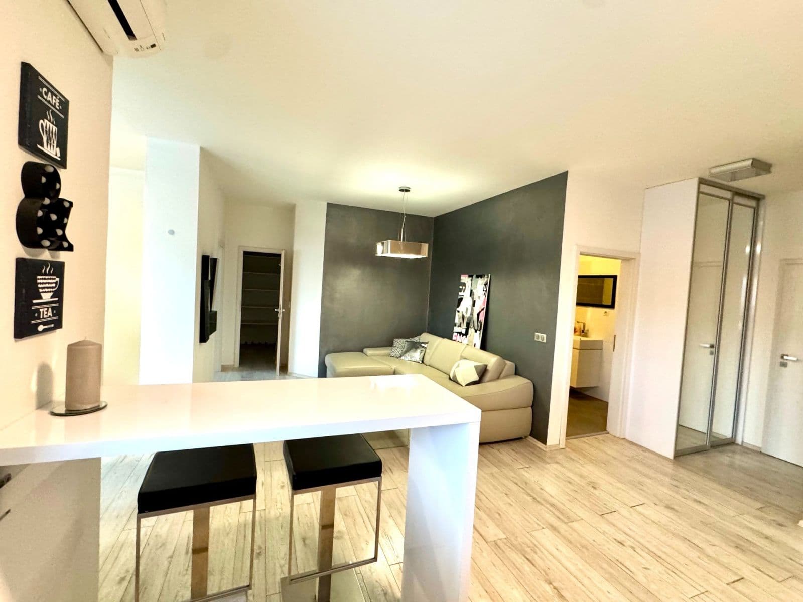 Prenájom bytu 3-izbový 71 m², Nové Mesto, Bratislavský kraj Prenájom bytu 3-izbový 71 m², Nové Mesto, Bratislavský kraj