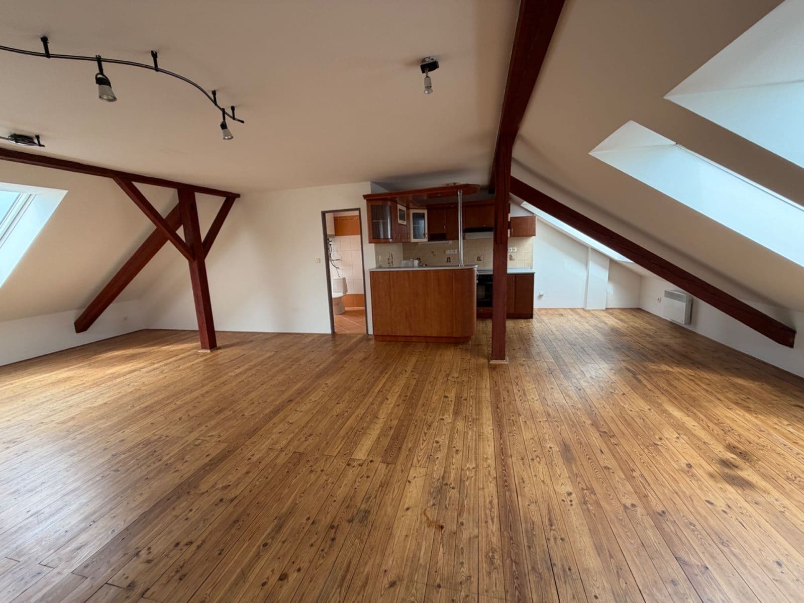 Prenájom nebytového priestoru 72 m², Dvořákova, Vyškov, Jihomoravský kraj Prenájom nebytového priestoru 72 m², Dvořákova, Vyškov, Jihomoravský kraj