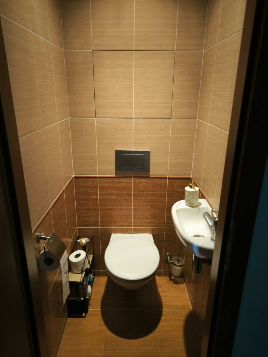 Prenájom bytu 4-izbový 100 m², Navigátorů, Praha, Praha Prenájom bytu 4-izbový 100 m², Navigátorů, Praha, Praha