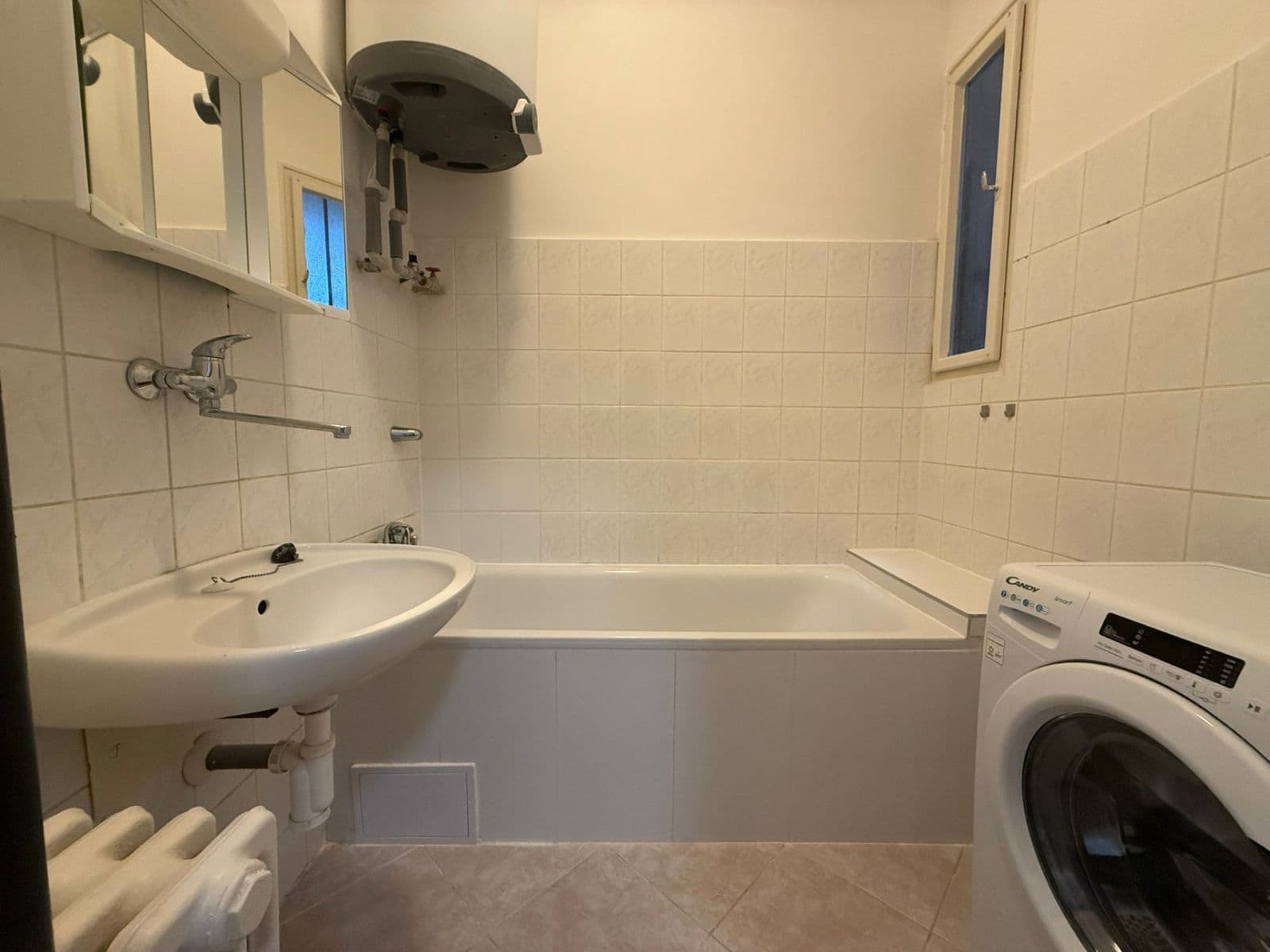 Prenájom bytu 3-izbový 80 m², Bělohorská, Praha, Praha Prenájom bytu 3-izbový 80 m², Bělohorská, Praha, Praha