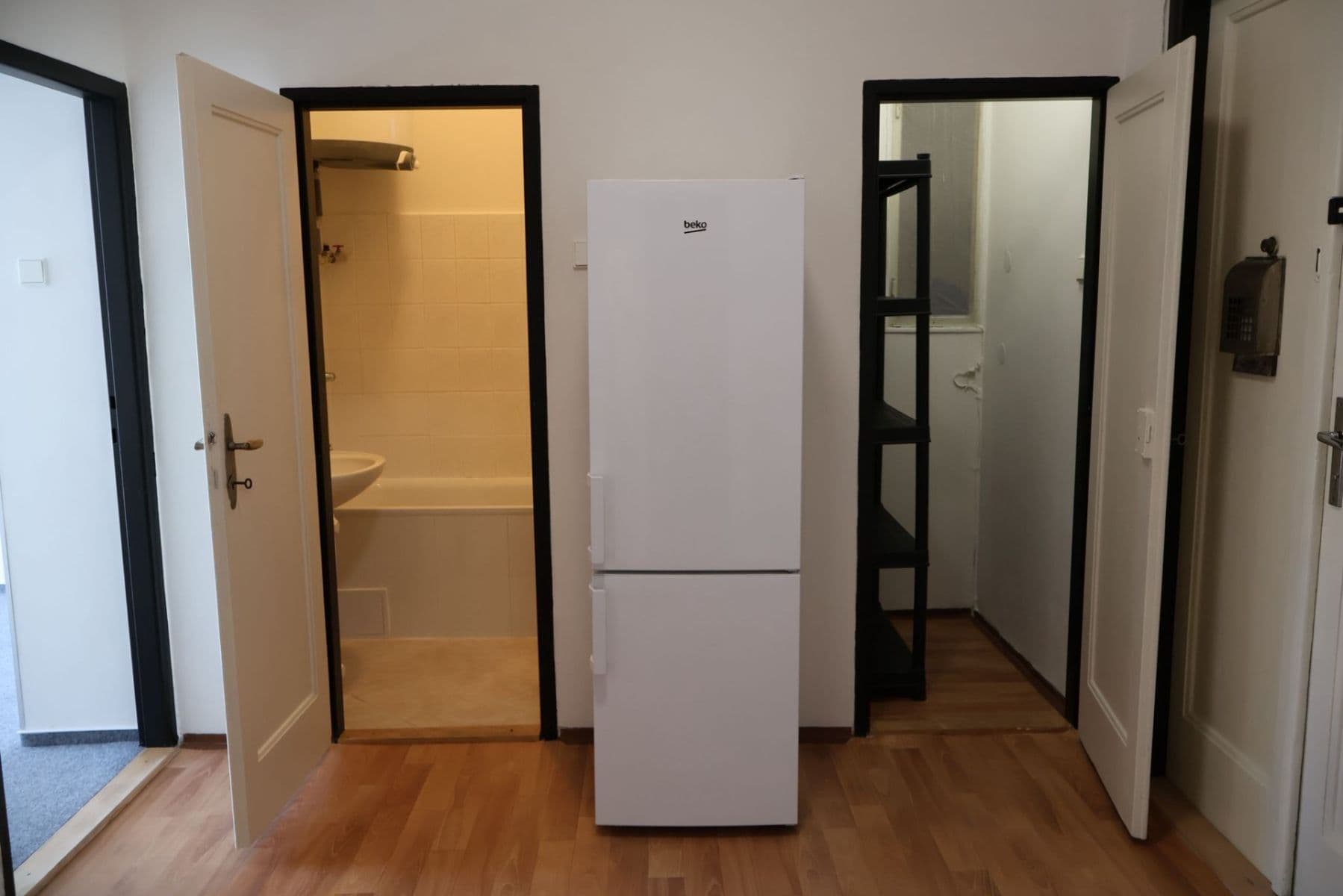 Prenájom bytu 3-izbový 80 m², Bělohorská, Praha, Praha Prenájom bytu 3-izbový 80 m², Bělohorská, Praha, Praha