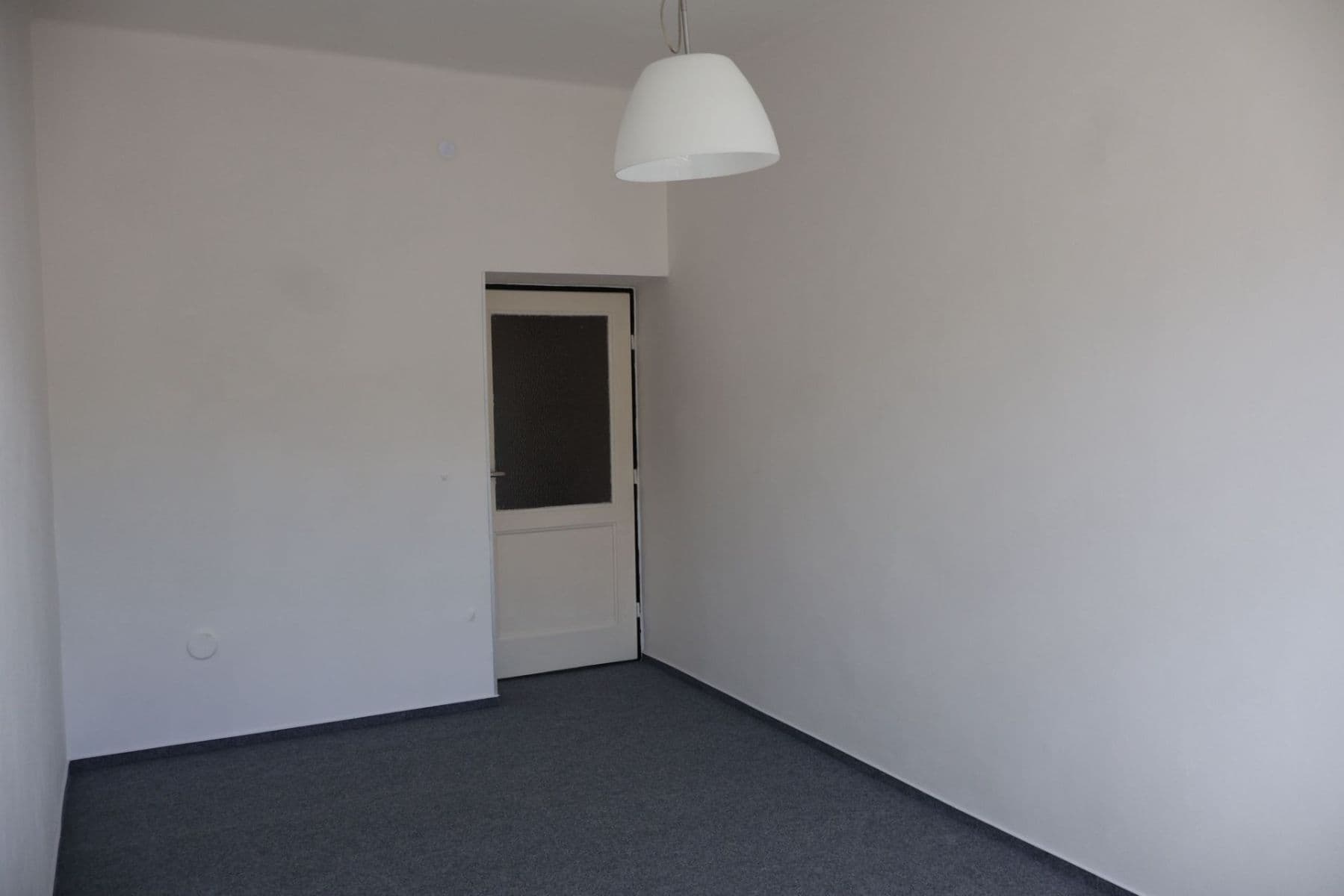 Prenájom bytu 3-izbový 80 m², Bělohorská, Praha, Praha Prenájom bytu 3-izbový 80 m², Bělohorská, Praha, Praha