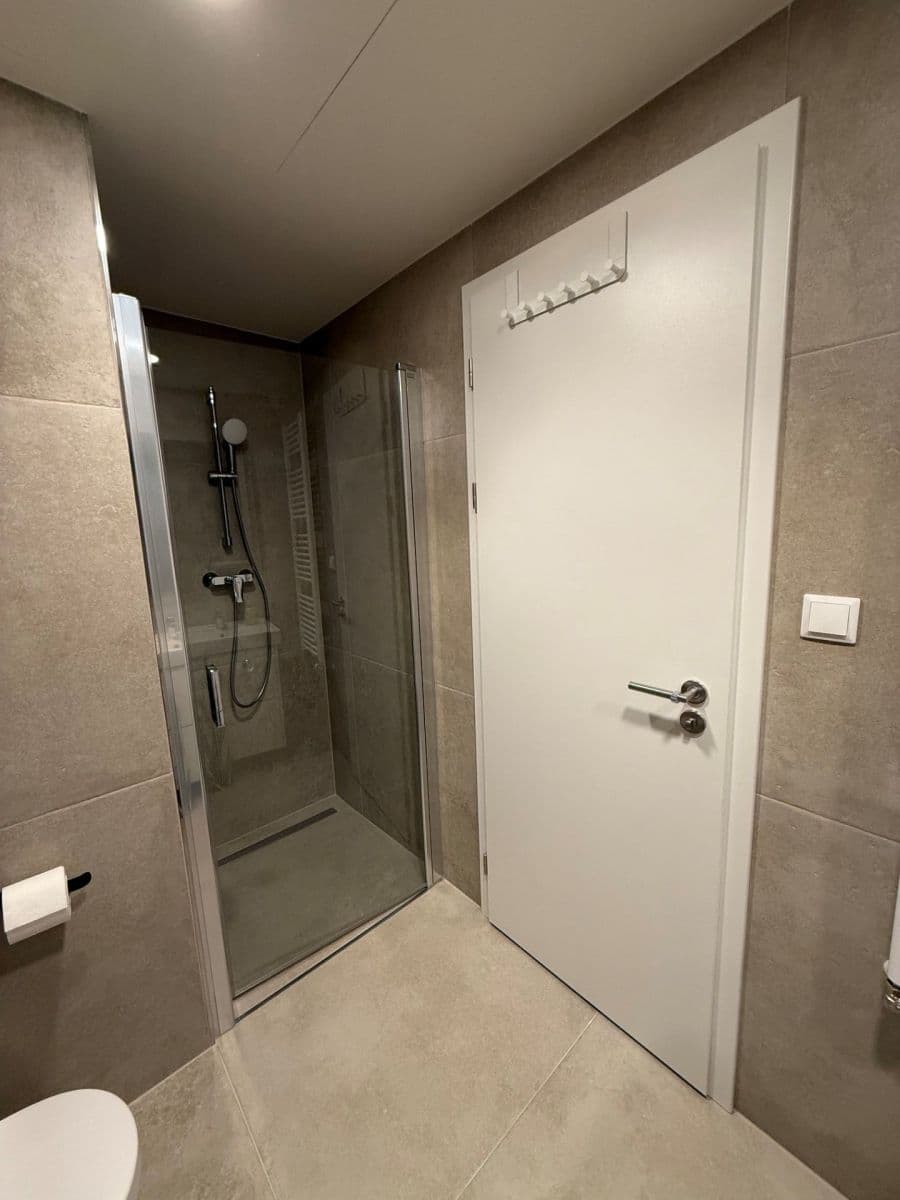 Prenájom bytu 1-izbový 37 m², Poděbradská, Praha, Praha Prenájom bytu 1-izbový 37 m², Poděbradská, Praha, Praha