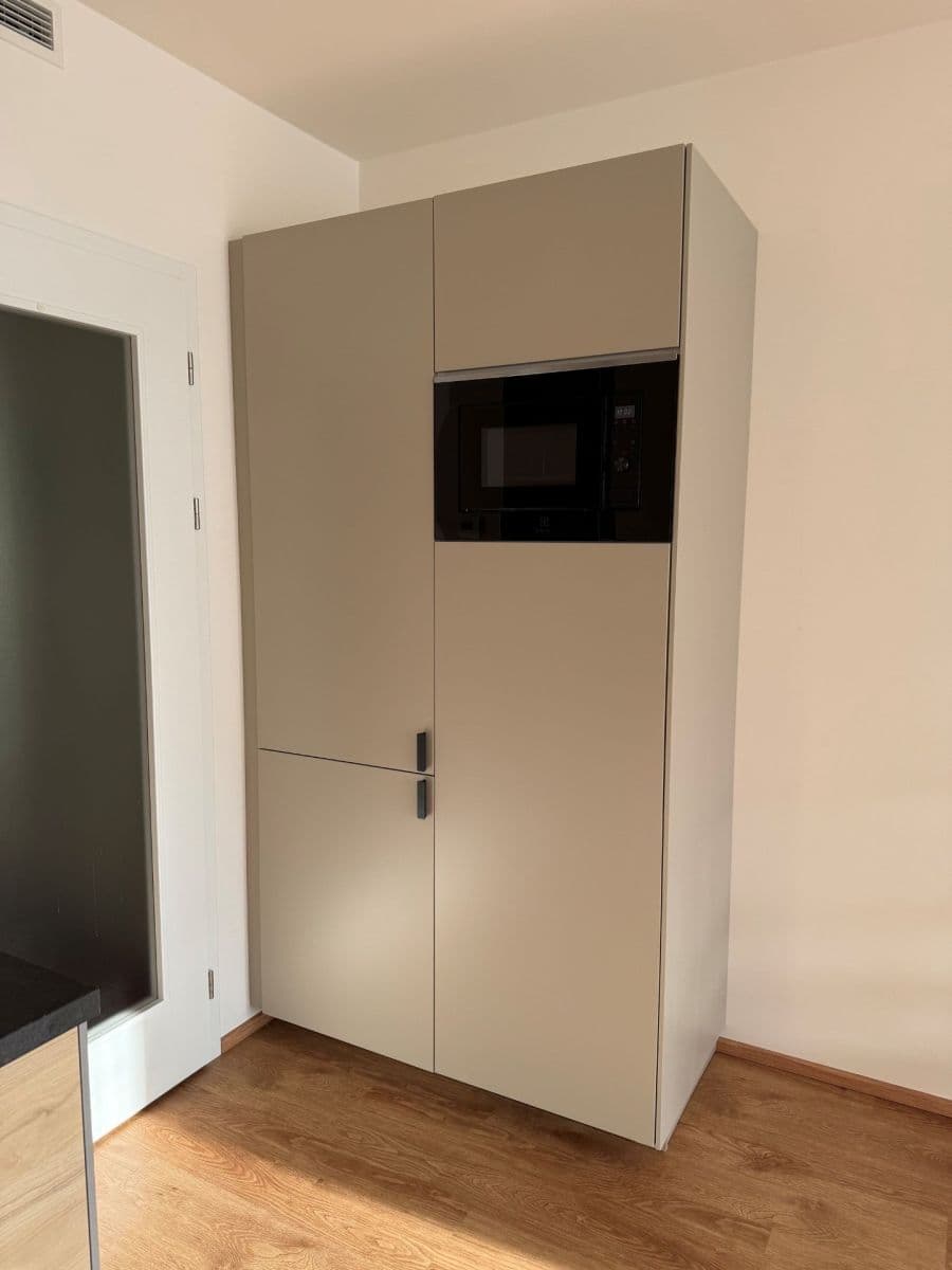 Prenájom bytu 1-izbový 37 m², Poděbradská, Praha, Praha Prenájom bytu 1-izbový 37 m², Poděbradská, Praha, Praha