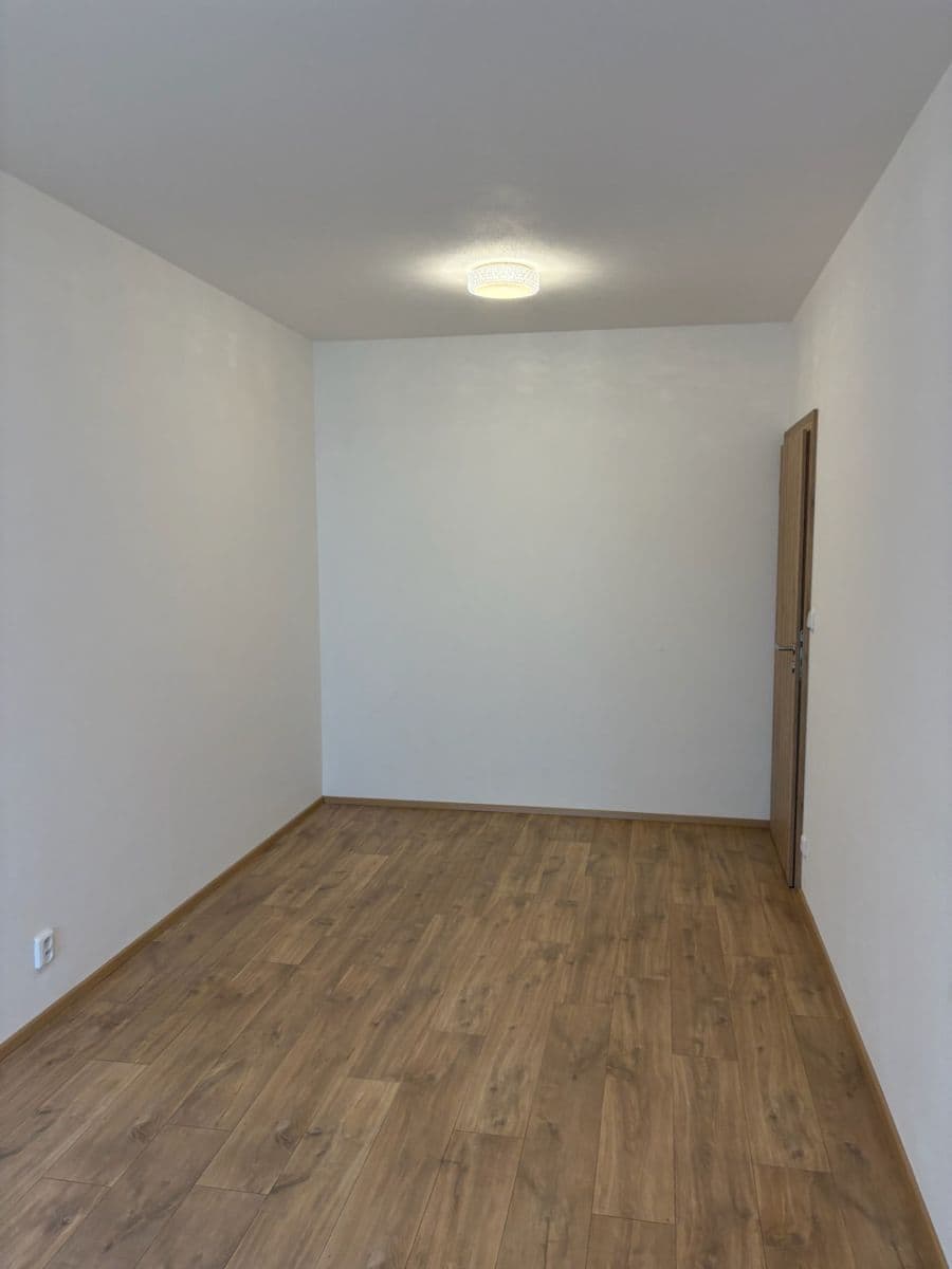 Prenájom bytu 2-izbový 43 m², Zlín, Zlínský kraj Prenájom bytu 2-izbový 43 m², Zlín, Zlínský kraj