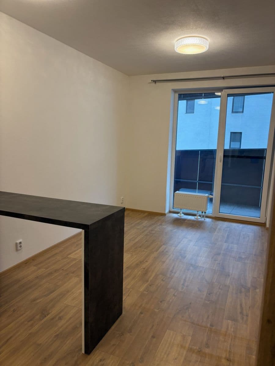 Prenájom bytu 2-izbový 43 m², Zlín, Zlínský kraj Prenájom bytu 2-izbový 43 m², Zlín, Zlínský kraj