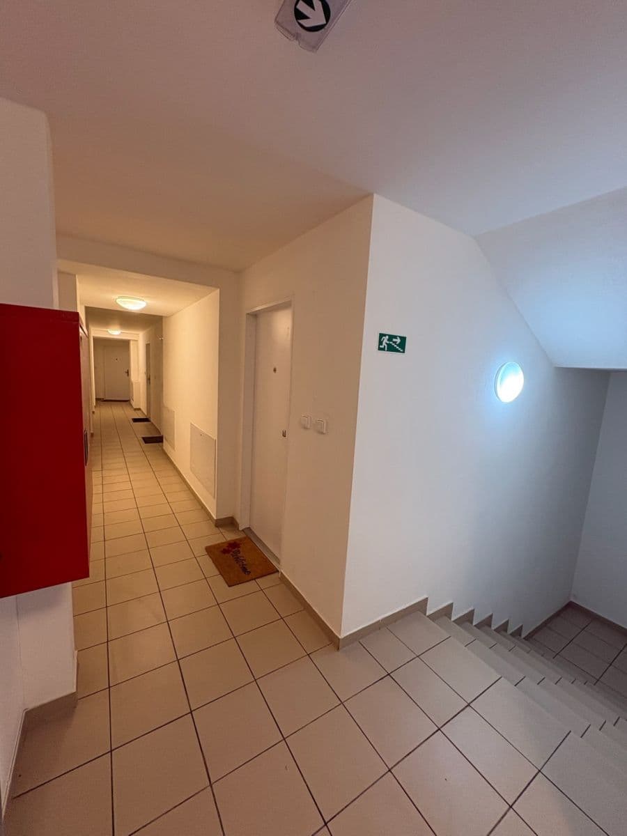 Prenájom bytu 2-izbový 43 m², Zlín, Zlínský kraj Prenájom bytu 2-izbový 43 m², Zlín, Zlínský kraj