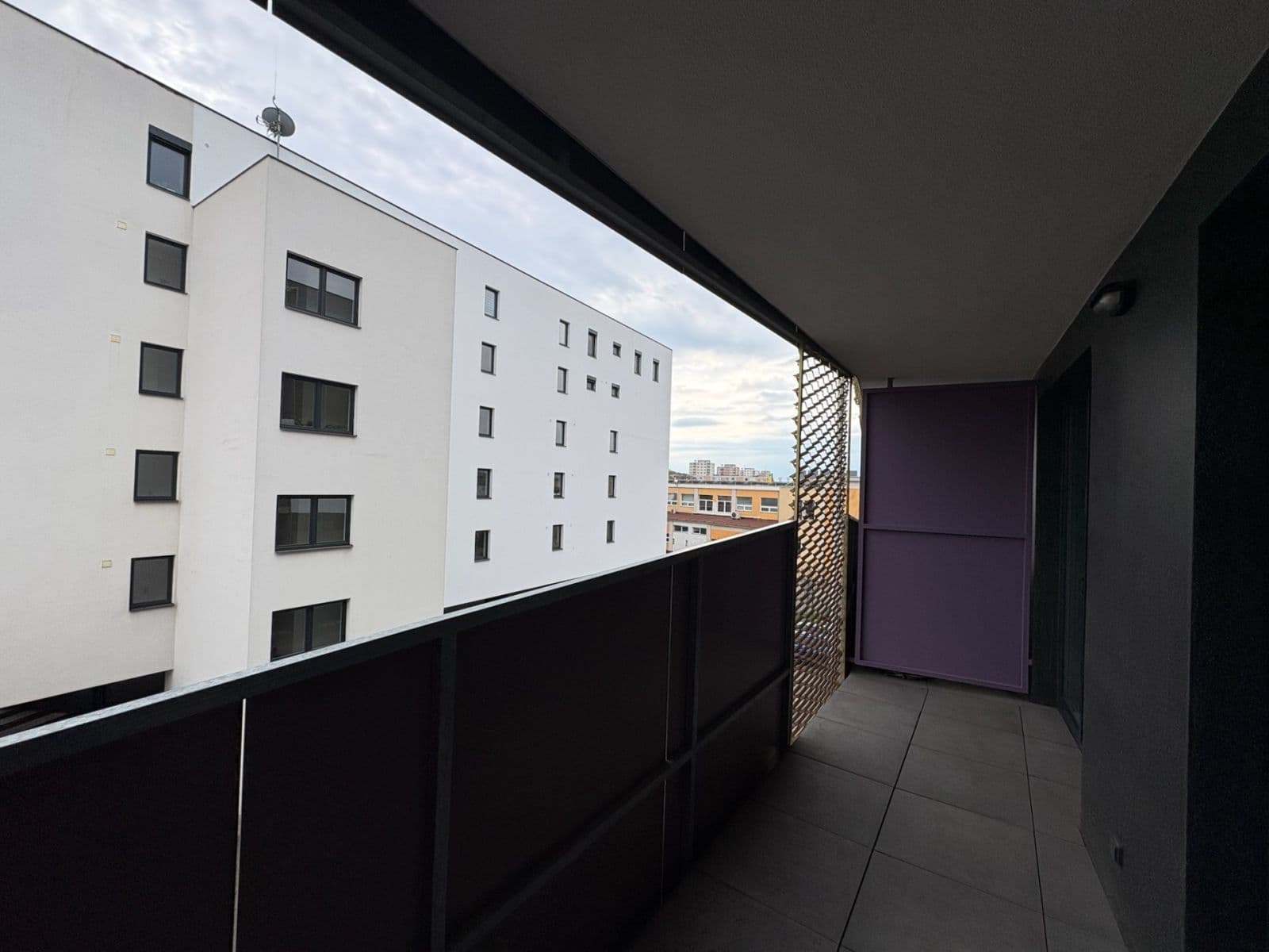 Prenájom bytu 2-izbový 43 m², Zlín, Zlínský kraj Prenájom bytu 2-izbový 43 m², Zlín, Zlínský kraj