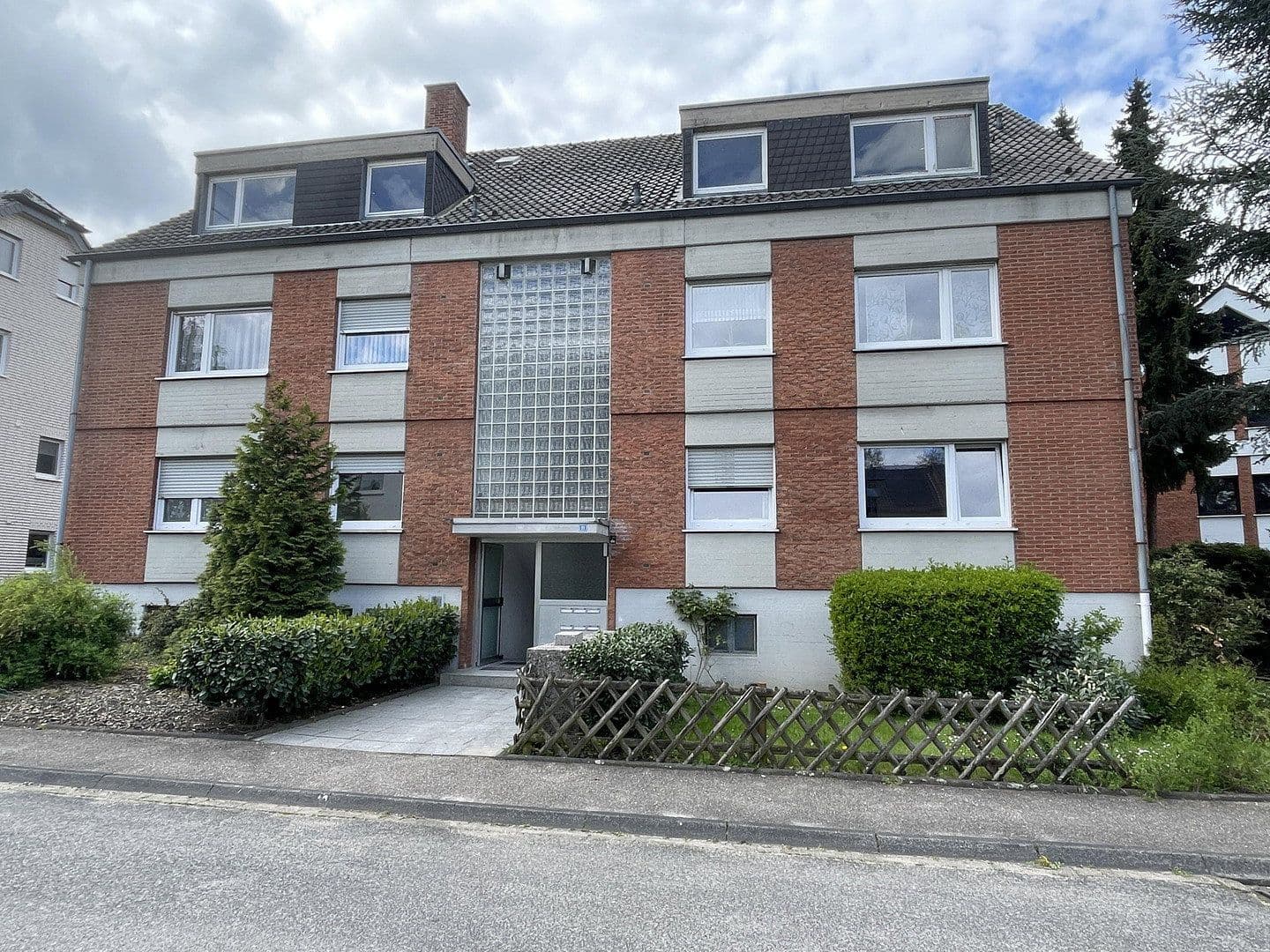 Predaj bytu 3-izbový 66 m², Marienburger Str. 11, Bergisch Gladbach, Severné Porýnie - Westfálsko Predaj bytu 3-izbový 66 m², Marienburger Str. 11, Bergisch Gladbach, Severné Porýnie - Westfálsko
