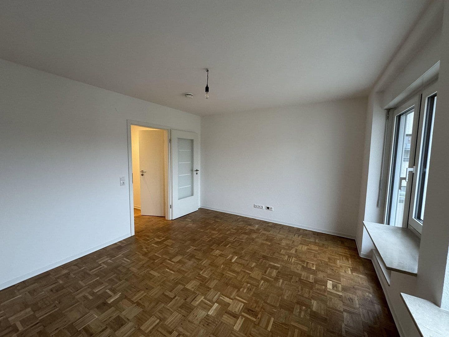 Prenájom bytu 3-izbový 86 m², Ettlinger Str. 31, Karlsruhe, Bádensko-Wurttembersko Prenájom bytu 3-izbový 86 m², Ettlinger Str. 31, Karlsruhe, Bádensko-Wurttembersko