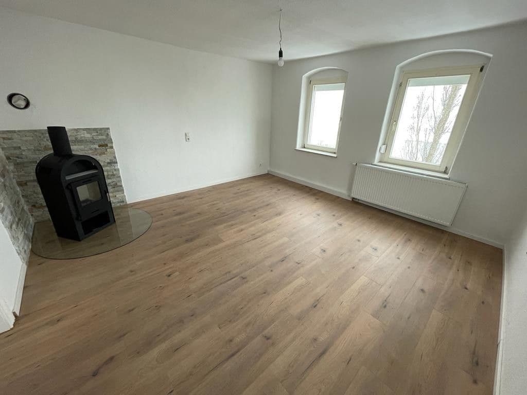 Prenájom bytu 2-izbový 65 m², Meißner Straße 13, Diera-Zehren, Sasko Prenájom bytu 2-izbový 65 m², Meißner Straße 13, Diera-Zehren, Sasko