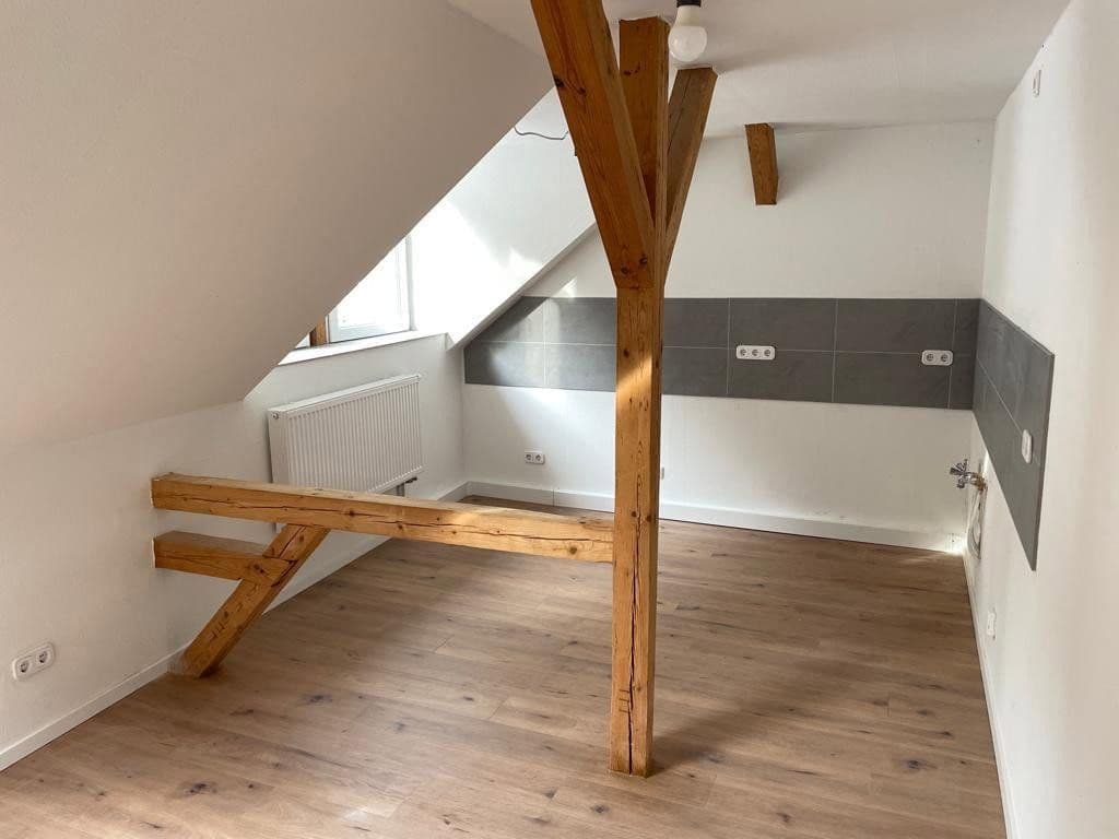 Prenájom bytu 2-izbový 65 m², Meißner Straße 13, Diera-Zehren, Sasko Prenájom bytu 2-izbový 65 m², Meißner Straße 13, Diera-Zehren, Sasko