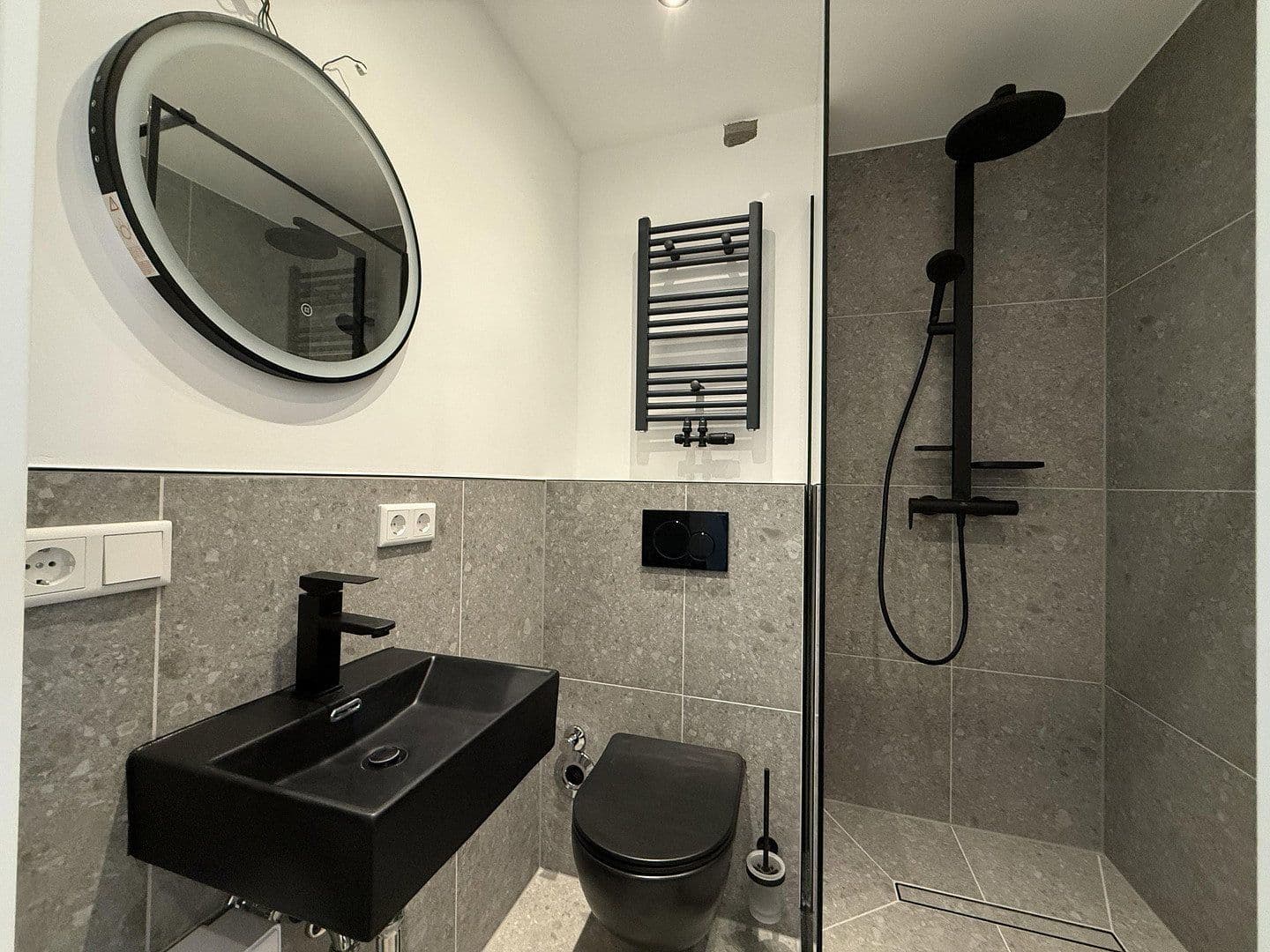 Prenájom bytu 3-izbový 55 m², Senator-Fritze-Straße 17, Bremen, Brémy Prenájom bytu 3-izbový 55 m², Senator-Fritze-Straße 17, Bremen, Brémy