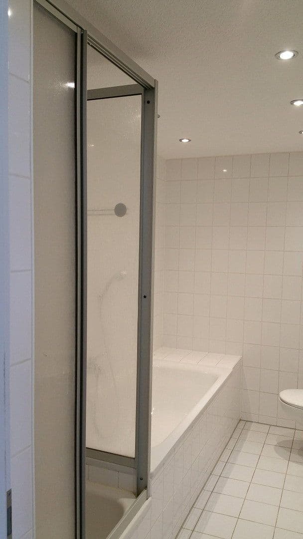 Prenájom bytu 3-izbový 111 m², Windbergweg 3, Berlin, Berlín Prenájom bytu 3-izbový 111 m², Windbergweg 3, Berlin, Berlín