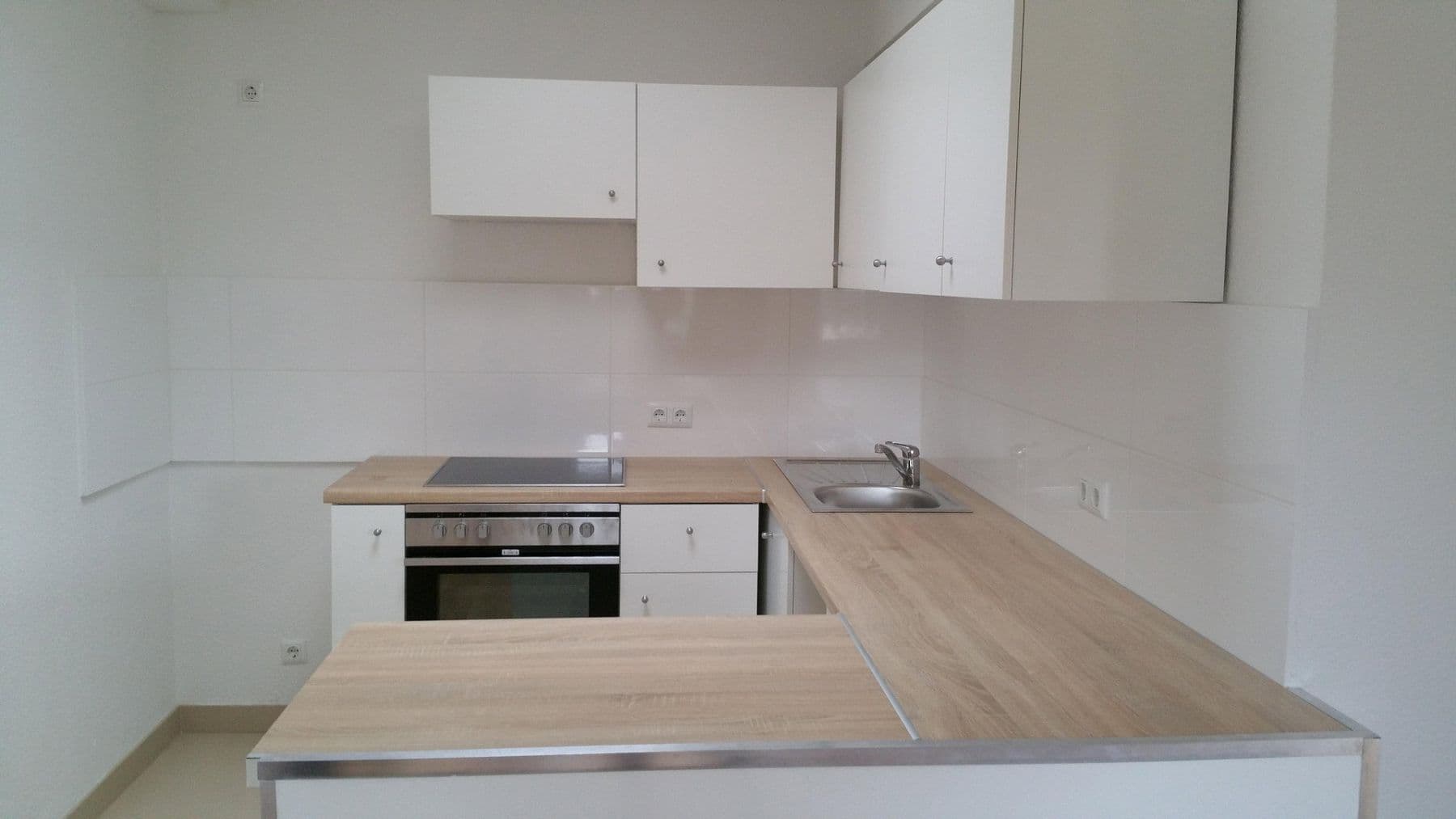 Prenájom bytu 3-izbový 111 m², Windbergweg 3, Berlin, Berlín Prenájom bytu 3-izbový 111 m², Windbergweg 3, Berlin, Berlín