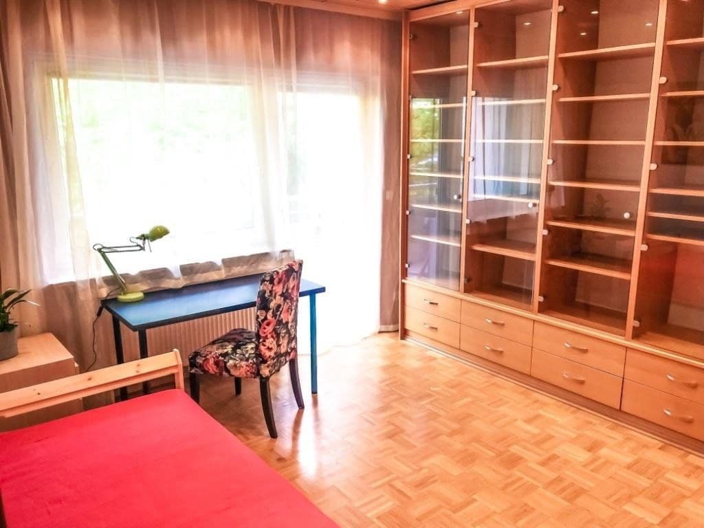 Predaj bytu 3-izbový 90 m², Huegelstr. 166, Frankfurt, Hesensko Predaj bytu 3-izbový 90 m², Huegelstr. 166, Frankfurt, Hesensko