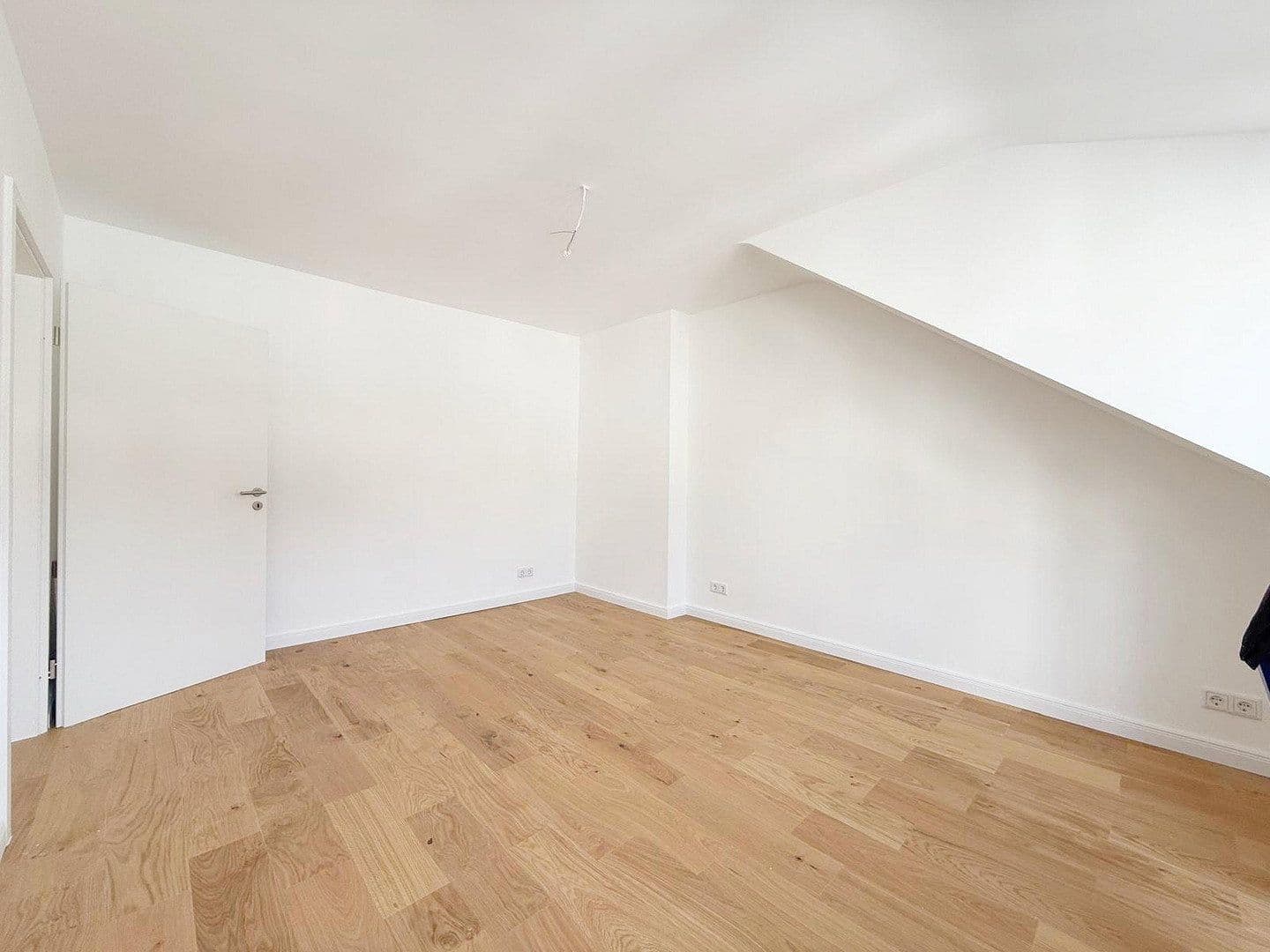 Prenájom bytu 2-izbový 38 m², Mittelstr. 7, Bremen, Brémy Prenájom bytu 2-izbový 38 m², Mittelstr. 7, Bremen, Brémy