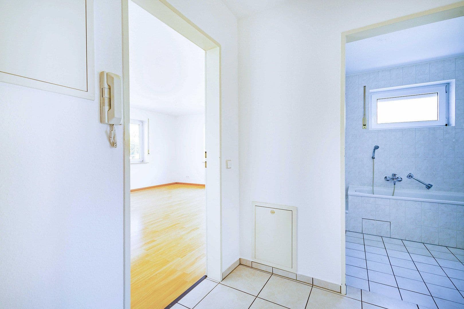 Predaj bytu 2-izbový 56 m², March, Bádensko-Wurttembersko Predaj bytu 2-izbový 56 m², March, Bádensko-Wurttembersko