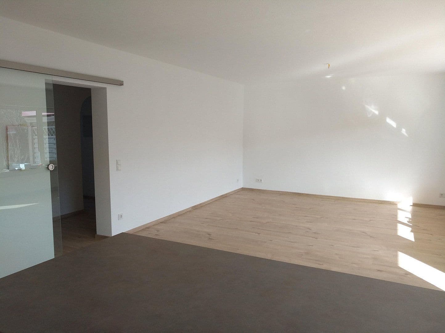 Prenájom bytu 4-izbový 110 m², Franzensbader Str. 70, Höchstadt an der Aisch, Bavorsko Prenájom bytu 4-izbový 110 m², Franzensbader Str. 70, Höchstadt an der Aisch, Bavorsko