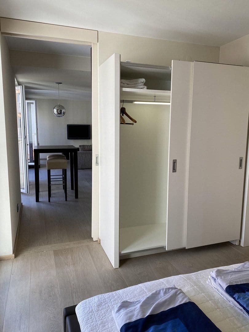 Prenájom bytu 2-izbový 60 m², Adams-Lehmann-Strasse, München, Bavorsko Prenájom bytu 2-izbový 60 m², Adams-Lehmann-Strasse, München, Bavorsko