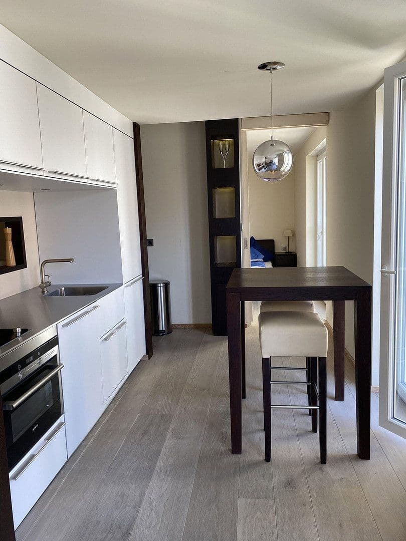 Prenájom bytu 2-izbový 60 m², Adams-Lehmann-Strasse, München, Bavorsko Prenájom bytu 2-izbový 60 m², Adams-Lehmann-Strasse, München, Bavorsko