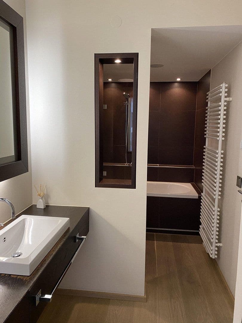 Prenájom bytu 2-izbový 60 m², Adams-Lehmann-Strasse, München, Bavorsko Prenájom bytu 2-izbový 60 m², Adams-Lehmann-Strasse, München, Bavorsko