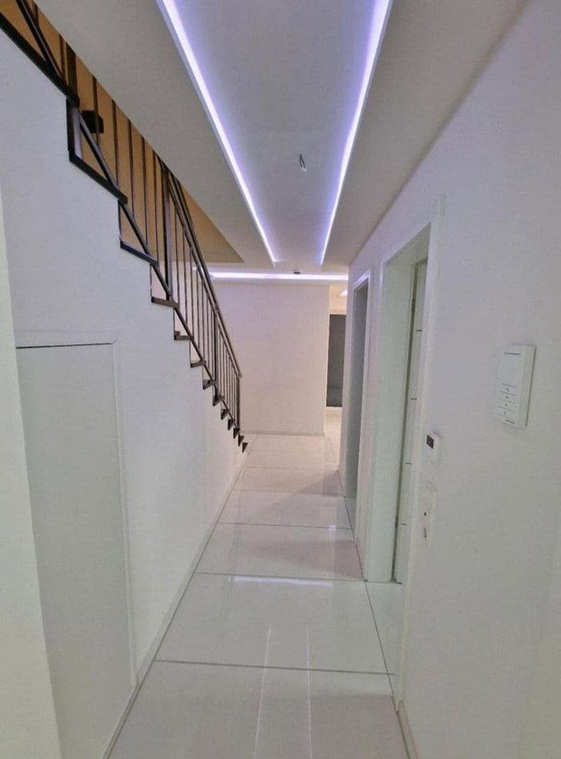 Prenájom domu 135 m², pozemek 350 m², Bergisch Gladbach, Severné Porýnie - Westfálsko Prenájom domu 135 m², pozemek 350 m², Bergisch Gladbach, Severné Porýnie - Westfálsko