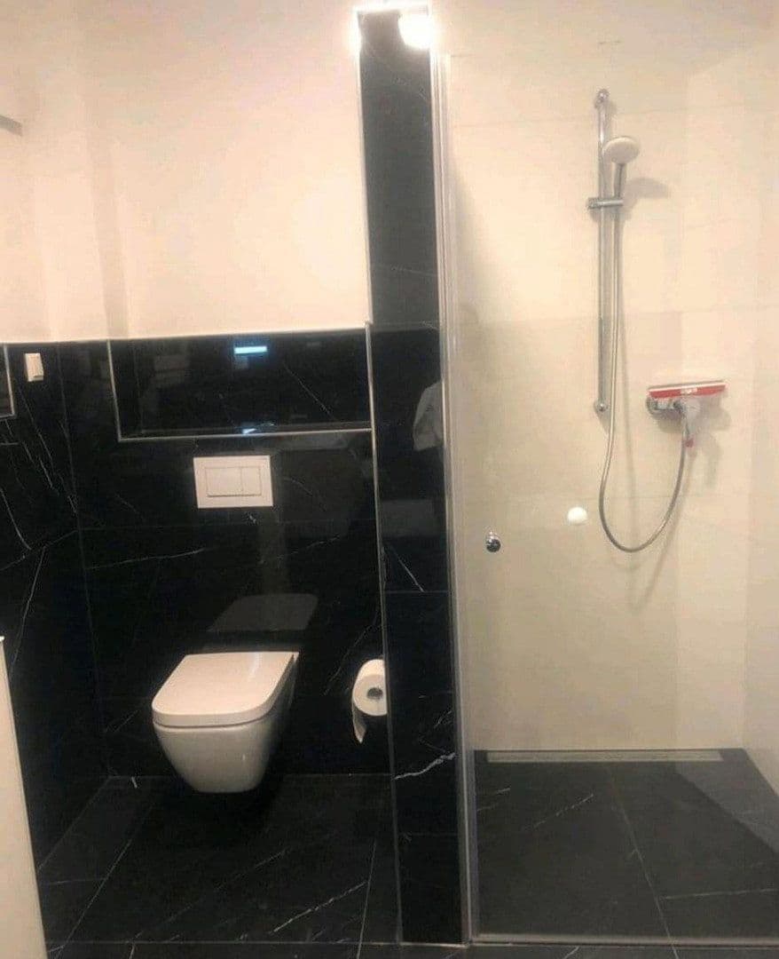 Prenájom domu 135 m², pozemek 350 m², Bergisch Gladbach, Severné Porýnie - Westfálsko Prenájom domu 135 m², pozemek 350 m², Bergisch Gladbach, Severné Porýnie - Westfálsko