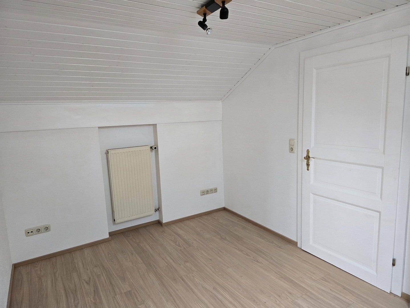 Predaj domu 210 m², pozemek 714 m², Taufkirchen (Vils), Bavorsko Predaj domu 210 m², pozemek 714 m², Taufkirchen (Vils), Bavorsko