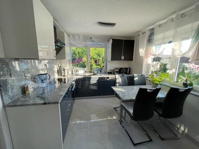 Prenájom domu 185 m², pozemek 788 m², Lahr/Schwarzwald, Bádensko-Wurttembersko Prenájom domu 185 m², pozemek 788 m², Lahr/Schwarzwald, Bádensko-Wurttembersko