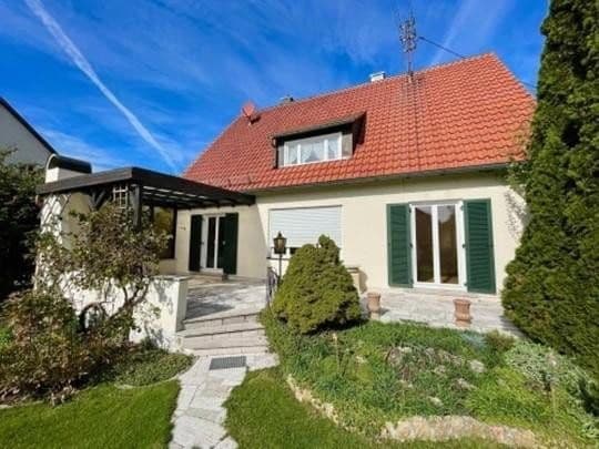 Predaj domu 140 m², pozemek 819 m², Rosenstrasse 5, Maisach, Bavorsko Predaj domu 140 m², pozemek 819 m², Rosenstrasse 5, Maisach, Bavorsko