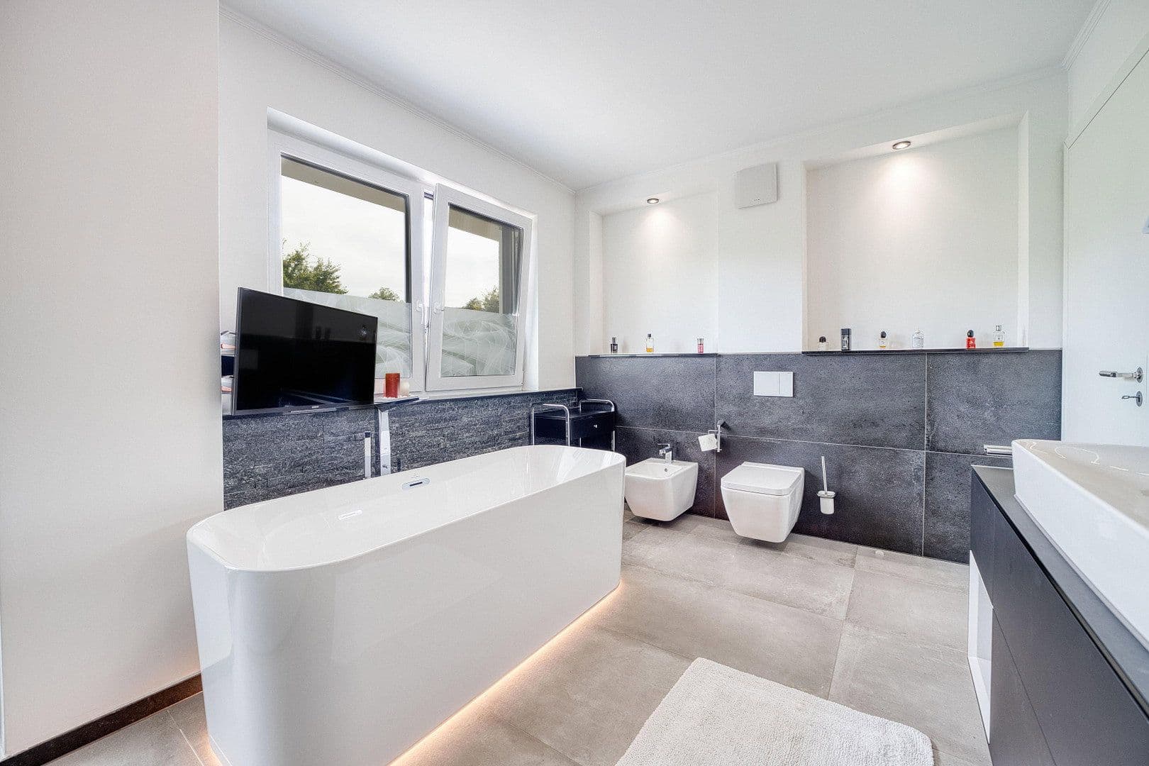 Predaj bytu 5-izbový 180 m², Perl, Sársko Predaj bytu 5-izbový 180 m², Perl, Sársko