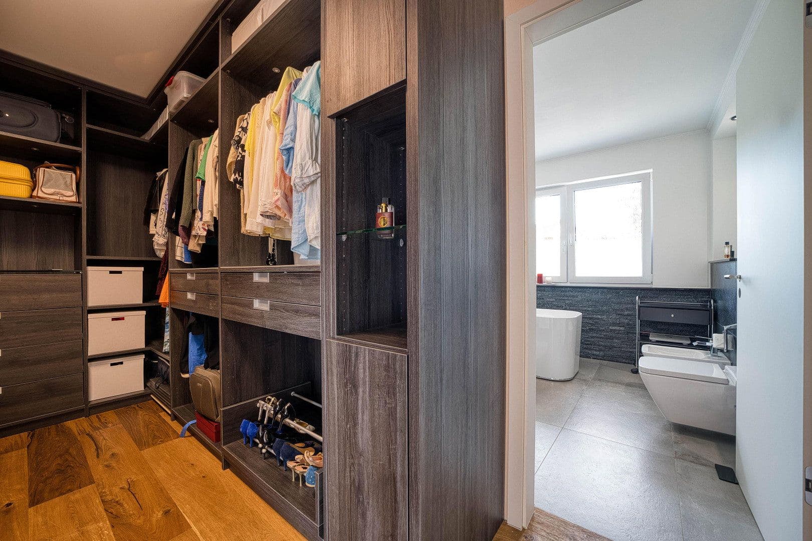 Predaj bytu 5-izbový 180 m², Perl, Sársko Predaj bytu 5-izbový 180 m², Perl, Sársko